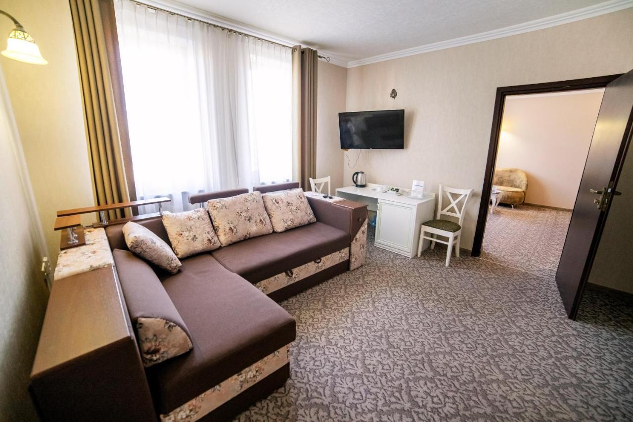 Hotel Solomiya ตรุสคาเวตส์ ภายนอก รูปภาพ