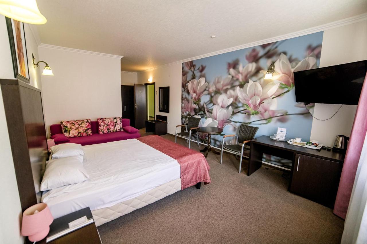 Hotel Solomiya ตรุสคาเวตส์ ภายนอก รูปภาพ