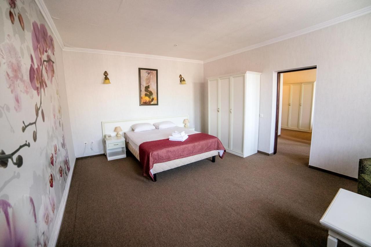 Hotel Solomiya ตรุสคาเวตส์ ภายนอก รูปภาพ